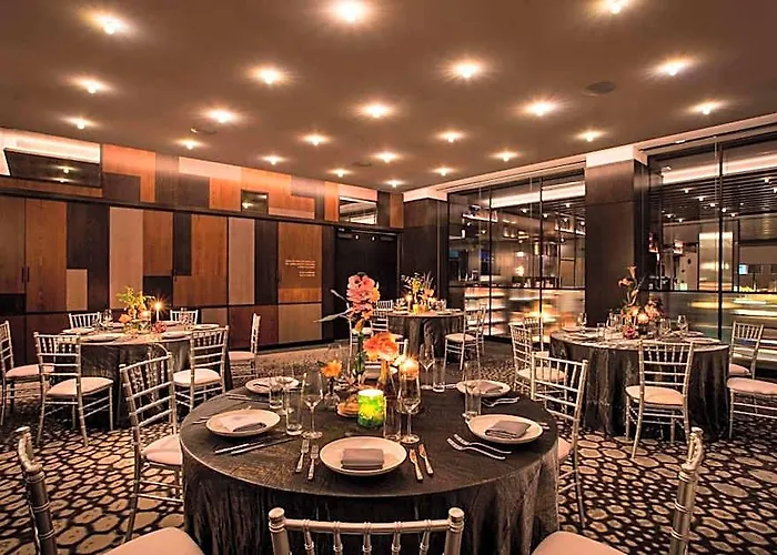 Hotel Emc2, Autograph Collection Chicago