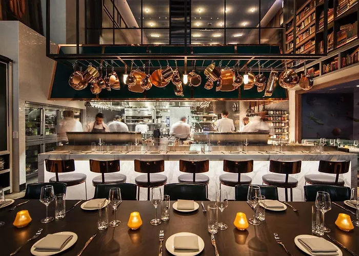 Hotel Emc2, Autograph Collection Chicago